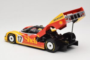 Porsche 962C Group C #17 D. Bell / H-J. Stuck / K. Ludwig 24 Hours of Le Mans 1988 Universal Hobbies 1:18 4704 Metalas - nuotrauka 5 iš 8