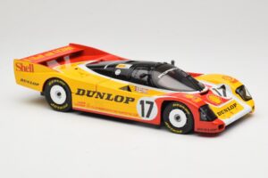 Porsche 962C Group C #17 D. Bell / H-J. Stuck / K. Ludwig 24 Hours of Le Mans 1988 Universal Hobbies 1:18 4704 Metalas - nuotrauka 6 iš 8