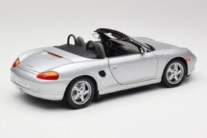 Porsche Boxster 986 Kabrioletas Arctic Sidabrinis Metalinis UT Models 1:18 27852 Metalas - nuotrauka 3 iš 8