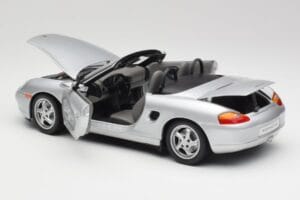 Porsche Boxster 986 Kabrioletas Arctic Sidabrinis Metalinis UT Models 1:18 27852 Metalas - nuotrauka 5 iš 8