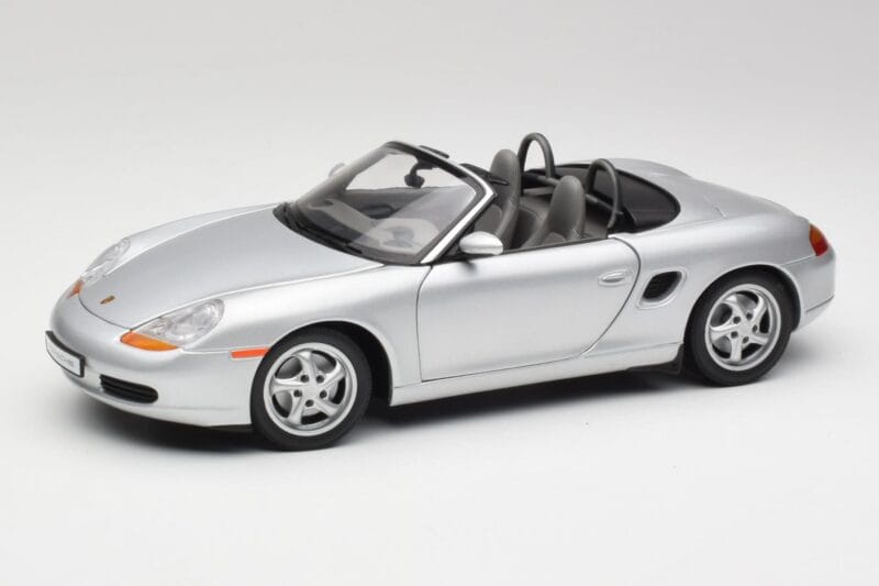 Porsche Boxster 986 Kabrioletas Arctic Sidabrinis Metalinis UT Models 1:18 27852 Metalas
