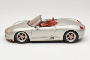 Porsche Boxster 986 Concept Sidabrinis Maisto 1:18 50231 Metalas - nuotrauka 4 iš 8