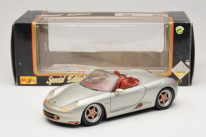 Porsche Boxster 986 Concept Sidabrinis Maisto 1:18 50231 Metalas - nuotrauka 8 iš 8