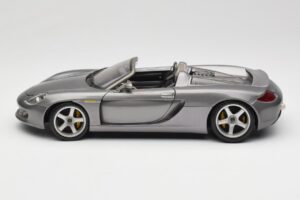 Porsche Carrera GT Pilkas Metalinis Maisto 1:18 36622-R1 Metalas - nuotrauka 4 iš 8