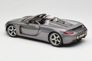 Porsche Carrera GT Pilkas Metalinis Maisto 1:18 36622-R1 Metalas - nuotrauka 7 iš 8