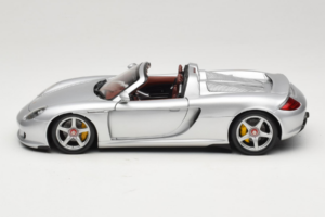 Porsche Carrera GT Silver Metallic Minichamps 1:18 WAP02103014 Metalas - nuotrauka 4 iš 8