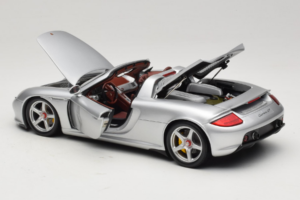 Porsche Carrera GT Silver Metallic Minichamps 1:18 WAP02103014 Metalas - nuotrauka 5 iš 8