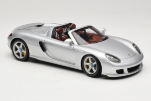 Porsche Carrera GT Silver Metallic Minichamps 1:18 WAP02103014 Metalas - nuotrauka 6 iš 8