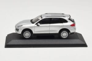 Porsche Cayenne 958 Sidabrinis Minichamps 1:43 WAP0200020B Metalas