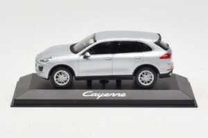 Porsche Cayenne 958 Sidabrinis Minichamps 1:43 WAP0200020E Metalas