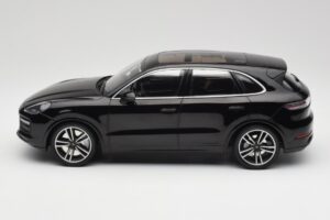 Porsche Cayenne 958 Turbo S Juodas Minichamps 1:18 155066070 Metalas - nuotrauka 3 iš 6