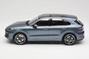 Porsche Cayenne 958 Turbo S Blue Metallic Minichamps 1:18 155066071 Metalas - nuotrauka 3 iš 6