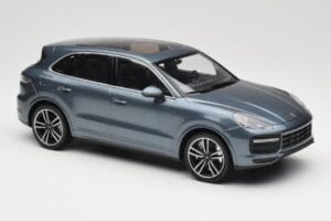 Porsche Cayenne 958 Turbo S Blue Metallic Minichamps 1:18 155066071 Metalas - nuotrauka 4 iš 6