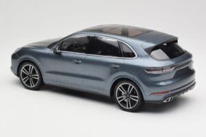 Porsche Cayenne 958 Turbo S Blue Metallic Minichamps 1:18 155066071 Metalas - nuotrauka 5 iš 6