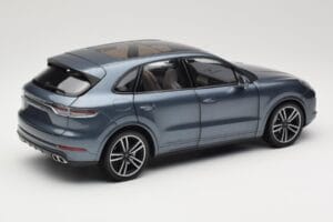 Porsche Cayenne 958 Turbo S Blue Metallic Minichamps 1:18 110066070 Metalas - nuotrauka 3 iš 8