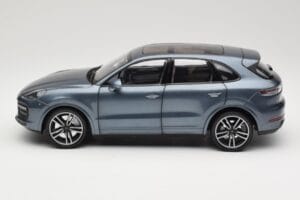Porsche Cayenne 958 Turbo S Blue Metallic Minichamps 1:18 110066070 Metalas - nuotrauka 4 iš 8
