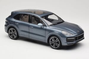 Porsche Cayenne 958 Turbo S Blue Metallic Minichamps 1:18 110066070 Metalas - nuotrauka 6 iš 8