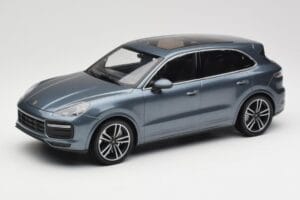 Porsche Cayenne 958 Turbo S Blue Metallic Minichamps 1:18 155066071 Metalas