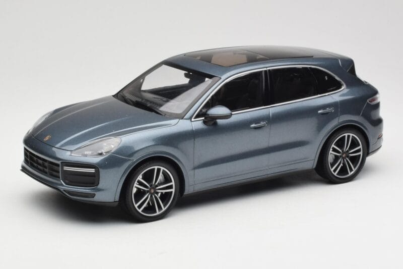 Porsche Cayenne 958 Turbo S Blue Metallic Minichamps 1:18 155066071 Metalas