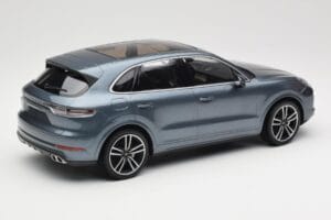 Porsche Cayenne 958 Turbo S Blue Metallic Minichamps 1:18 155066071 Metalas - nuotrauka 2 iš 6