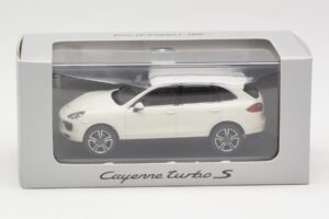 Porsche Cayenne 958 Turbo S Baltas Minichamps 1:43 WAP0200220C Metalas - nuotrauka 4 iš 4