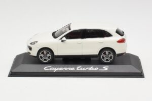 Porsche Cayenne 958 Turbo S Baltas Minichamps 1:43 WAP0200220C Metalas