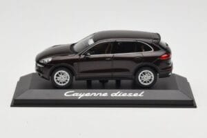 Porsche Cayenne 958 Diesel Acajou Brown Minichamps 1:43 WAP0200030E Metalas