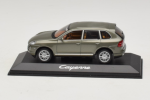 Porsche Cayenne Grey Metallic Minichamps 1:43 WAP02061317 Metalas