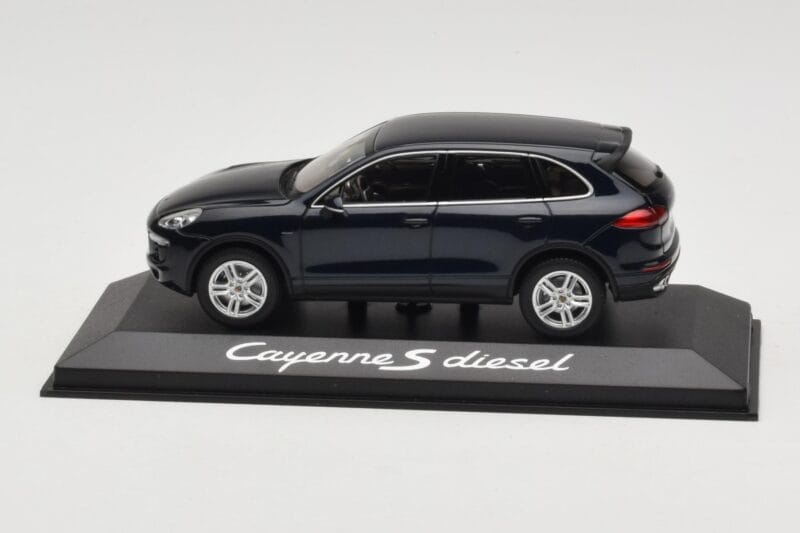 Porsche Cayenne 958 S Diesel Blue Metallic Minichamps 1:43 WAP0200080E Metalas
