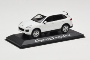 Porsche Cayenne 958 S e-Hybrid Baltas Minichamps 1:43 WAP0200040E Metalas - nuotrauka 2 iš 4