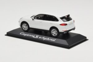 Porsche Cayenne 958 S e-Hybrid Baltas Minichamps 1:43 WAP0200040E Metalas - nuotrauka 3 iš 4