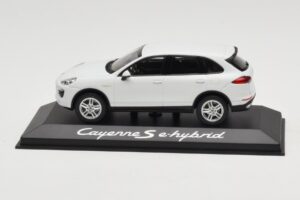 Porsche Cayenne 958 S e-Hybrid Baltas Minichamps 1:43 WAP0200040E Metalas
