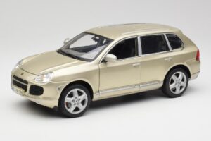 Porsche Cayenne Turbo 955 Smėlinė Maisto 1:18 WAP02100113 Metalas