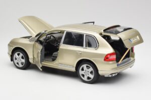 Porsche Cayenne Turbo 955 Smėlinė Maisto 1:18 WAP02100113 Metalas - nuotrauka 5 iš 8