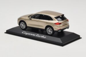 Porsche Cayenne 958 Turbo Auksinis Minichamps 1:43 WAP0200050E Metalas - nuotrauka 3 iš 4