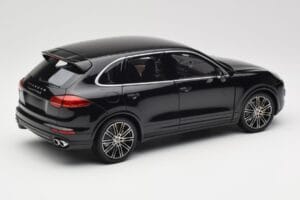 Porsche Cayenne Turbo S 958 Black Metallic Minichamps 1:18 110064000 Metalas - nuotrauka 3 iš 8