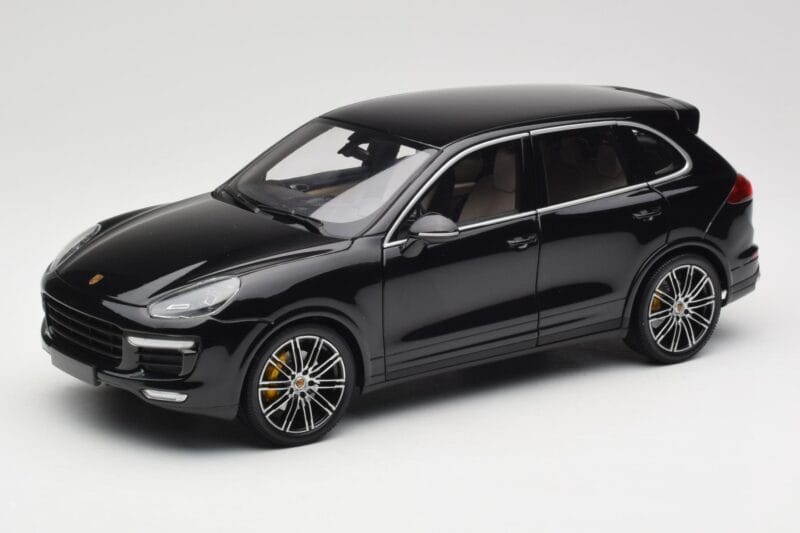 Porsche Cayenne Turbo S 958 Black Metallic Minichamps 1:18 110064000 Metalas