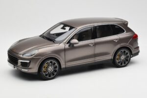 Porsche Cayenne E2 Turbo S Umbra Metalinis Minichamps 1:18 WAP0213020F Metalas