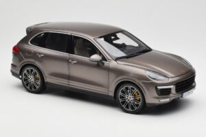 Porsche Cayenne E2 Turbo S Umbra Metalinis Minichamps 1:18 WAP0213020F Metalas - nuotrauka 6 iš 8