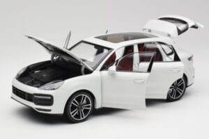 Porsche Cayenne 9YA Turbo Baltas Metallic Minichamps 1:18 155042560 Metalas - nuotrauka 2 iš 8