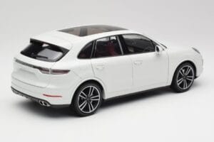 Porsche Cayenne 9YA Turbo Baltas Metallic Minichamps 1:18 155042560 Metalas - nuotrauka 3 iš 8