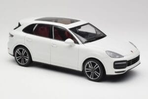 Porsche Cayenne 9YA Turbo Baltas Metallic Minichamps 1:18 155042560 Metalas - nuotrauka 6 iš 8