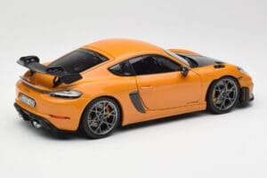 Porsche Cayman GT4 RS 982 Weissach Package Bahama Yellow Norev 1:18 187252 Metalas - nuotrauka 3 iš 8