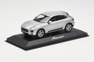 Porsche Macan 95B Silver Grey Metallic Prototipas Minichamps 1:43 WAP0201540E Metalas - nuotrauka 2 iš 4