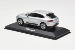 Porsche Macan 95B Silver Grey Metallic Prototipas Minichamps 1:43 WAP0201540E Metalas - nuotrauka 3 iš 4