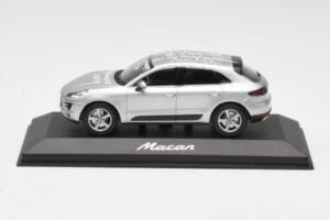 Porsche Macan 95B Silver Grey Metallic Prototipas Minichamps 1:43 WAP0201540E Metalas