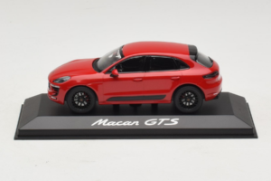 Porsche Macan 95B GTS Raudonas Minichamps 1:43 WAP0206030G Metalas