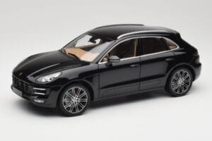 Porsche Macan Turbo 95B Black Metallic Minichamps 1:18 110062502 Metalas