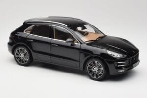 Porsche Macan Turbo 95B Black Metallic Minichamps 1:18 110062502 Metalas - nuotrauka 6 iš 8