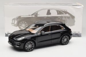 Porsche Macan Turbo 95B Black Metallic Minichamps 1:18 110062502 Metalas - nuotrauka 8 iš 8